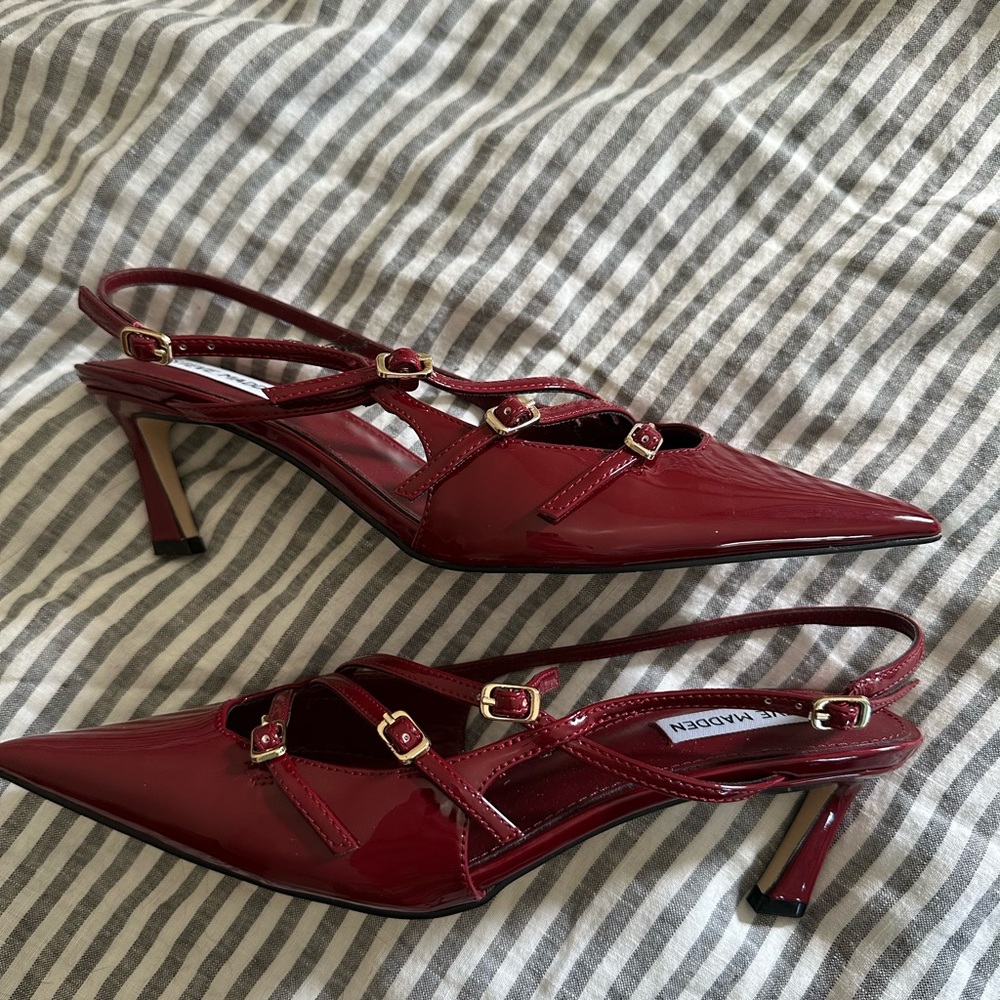 Steve Madden Liana Wine Patent Kitten Heel